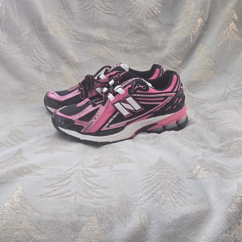 NEW BALANCE UNISEX Black And Pink